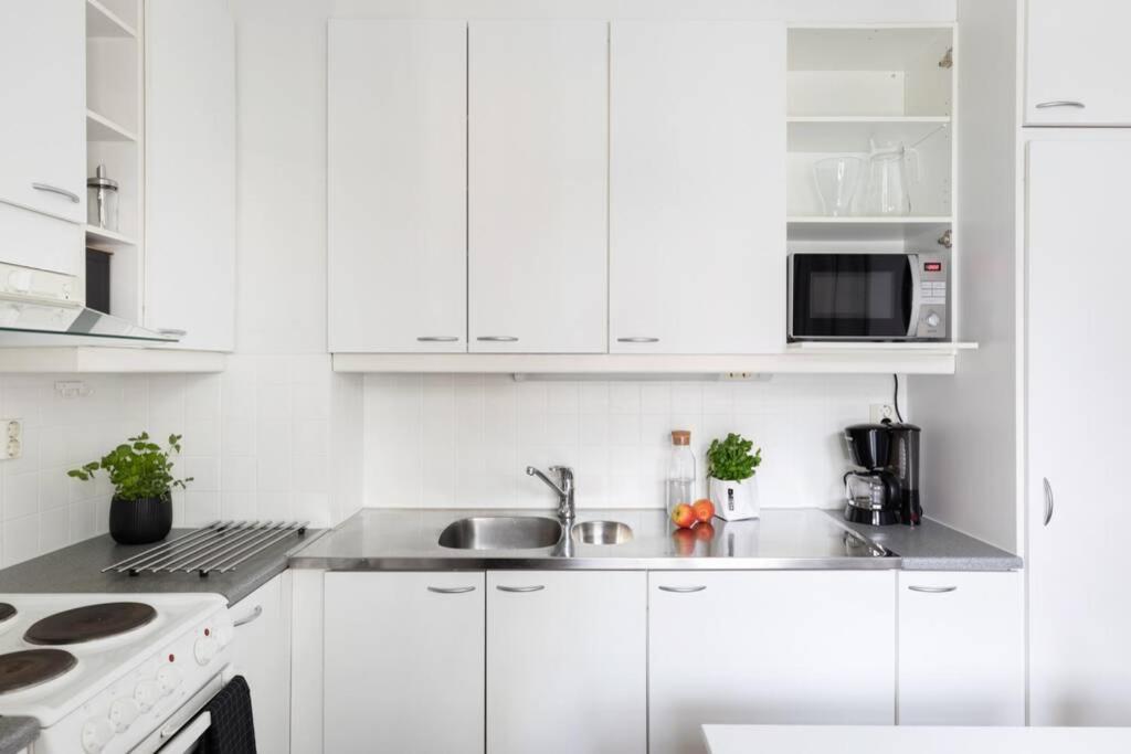 Sleepwell Apartments Allinkatu With Private Sauna And Parking Turku Exterior foto